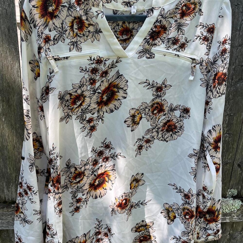 White size medium maurices floral blouse
